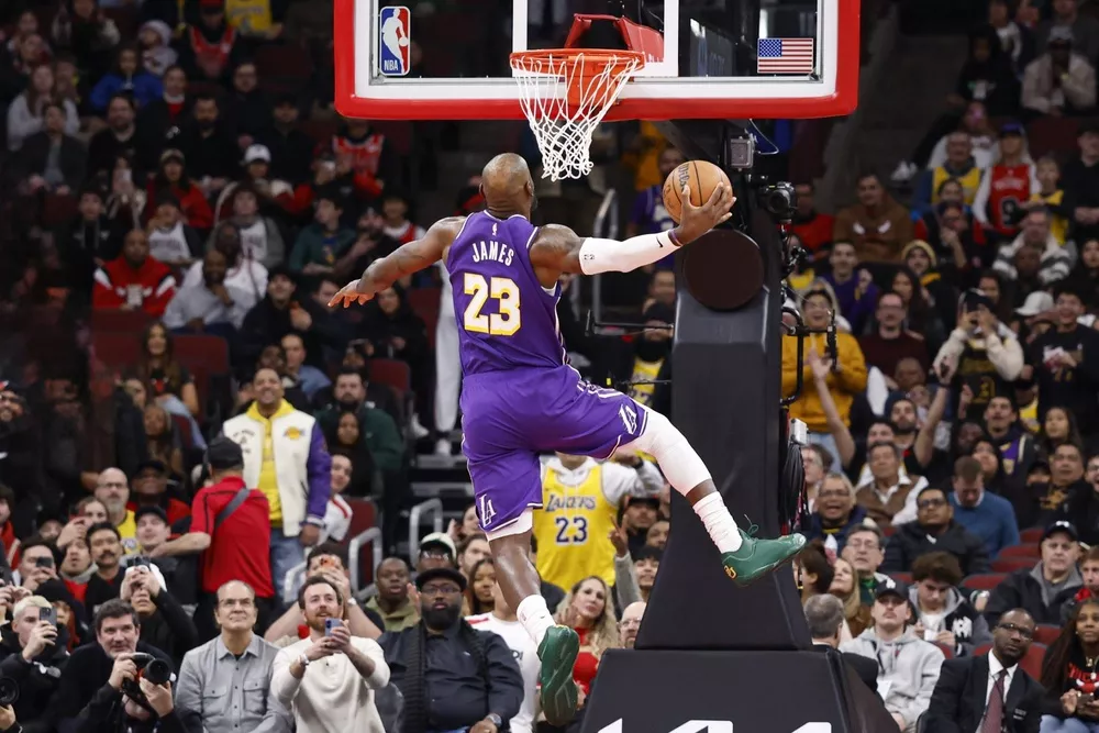 Леброн Джеймс