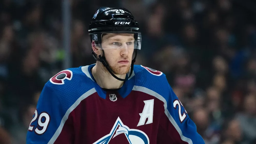 Натан Маккиннон