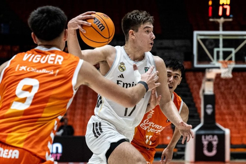 Егор Амосов