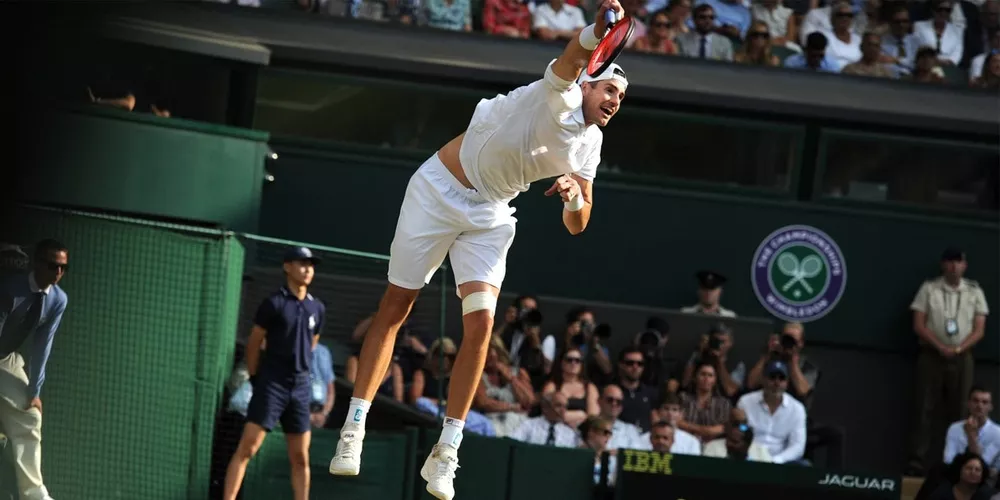 Кто подал больше всего эйсов за карьеру Джон Изнер