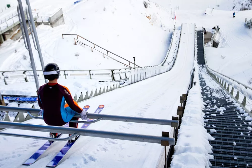 Правила прыжков на лыжах с трамплина Правила прыжков на лыжах с трамплина