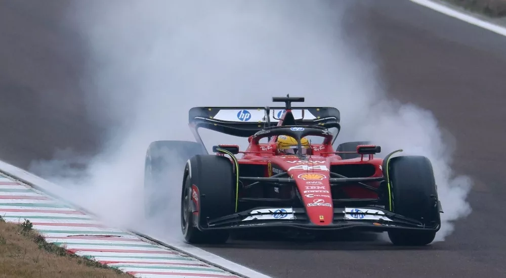 Хэмилтон в Ferrari Ferrari