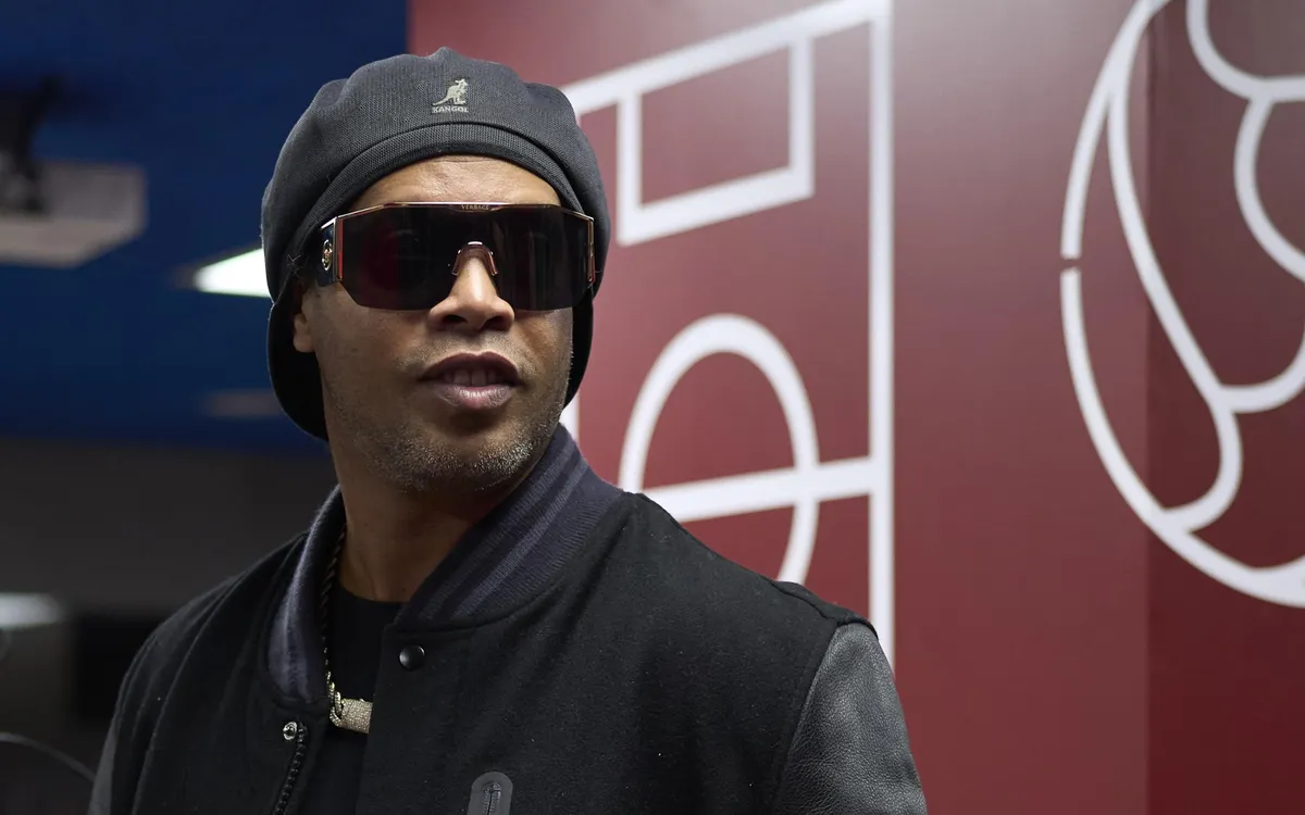 Чем занимается Роналдиньо