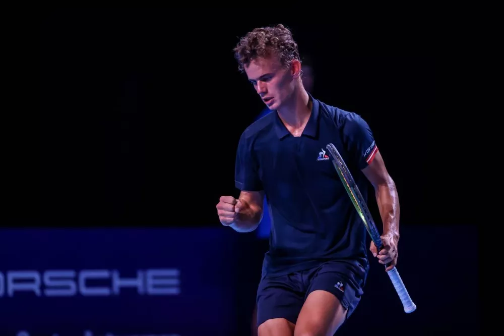 Люка Ван Аш