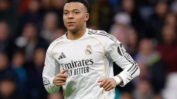 Появилась информация о состоянии Мбаппе, попросившего замену в матче с «Бетисом» Появилась информация о состоянии Мбаппе, попросившего замену в матче с «Бетисом»